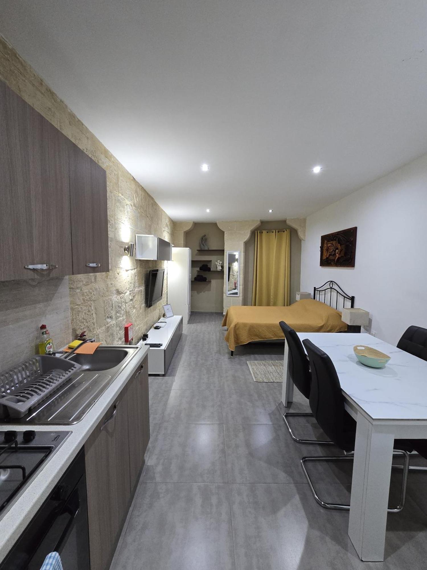 Sqaq Numru 1 Accomodation Hotel Rabat Kültér fotó