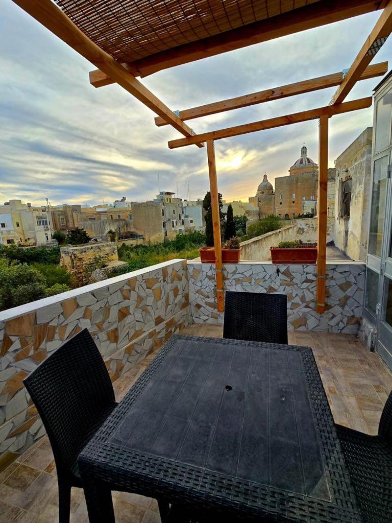 Sqaq Numru 1 Accomodation Hotel Rabat Kültér fotó
